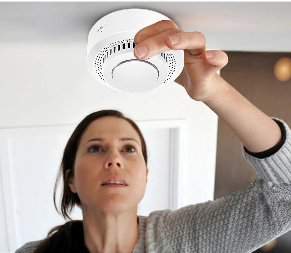 Tuya WiFi Smoke Detector Real-time Monitoring Remote Alarm Notification App Control Works With Alexa Google Home